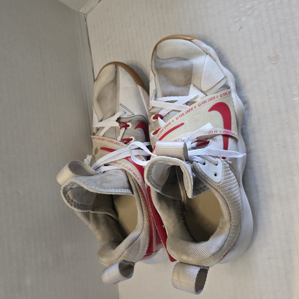 Nike White and Red Athletic Shoes Low-Top Design